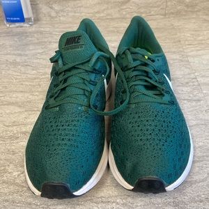 EUC women’s nike pegasus 35 size 10